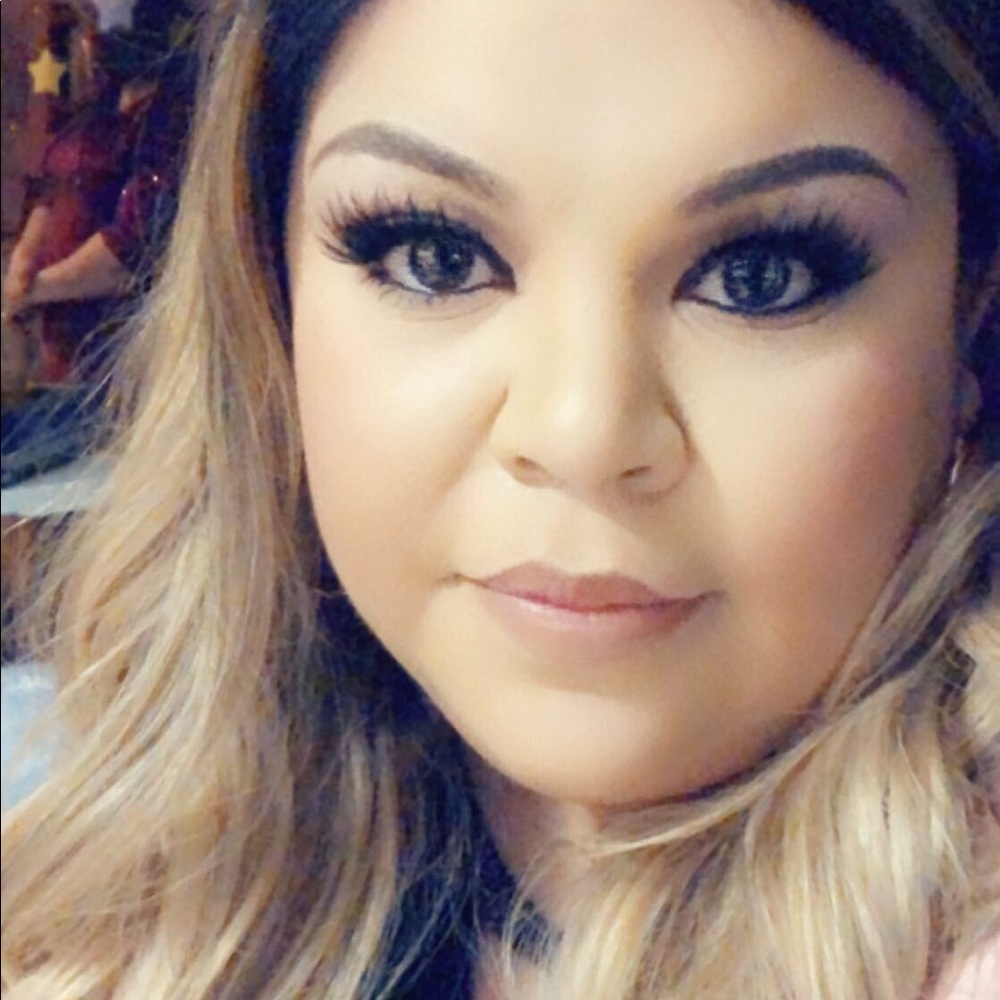 Meet your Posher, Nidia
